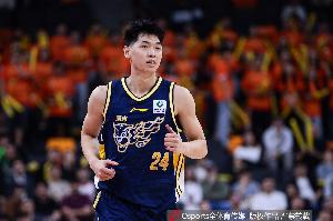 效率不高！崔永熙替补13分钟9投仅3中拿到9分4板 三分5中1 配图