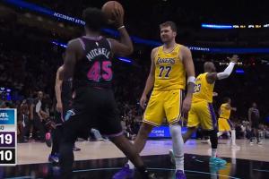 情场失意球场得意！东契奇连得7分砍下第50分 背靠背90分！ 配图