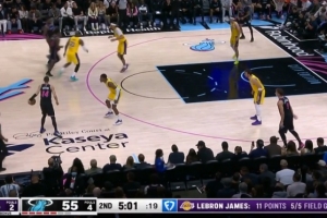 背靠背生龙活虎！詹姆斯冲筐上篮得分 目前已经5中5 配图