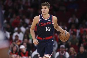 还有一战之力！博格丹半场4中3拿下9分1板1助 配图