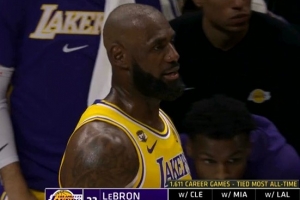 历史第一！詹姆斯出场数组成：骑士849场+热火294场+湖人468场 配图