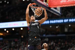 伊戈达罗：最后应切断文班路线或换防守方式 他投进了高难度进球 配图