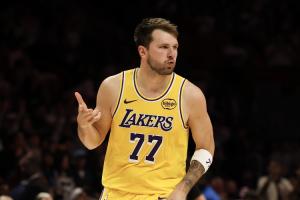 现役单场60+得分榜都有谁?18人上榜&克莱堪称高效 竟6人砍过70+ 配图