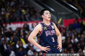 状态太一般!胡明轩7中2仅拿6分2板2助1帽 3次犯规 配图