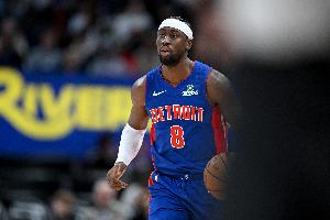 奥萨尔打趣:勒韦尔总说他是队里最会传球的 我不敢苟同我还在这 配图