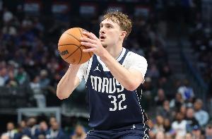 独行侠CEO：我们很兴奋要围绕弗拉格这位划时代天才进行建队 配图