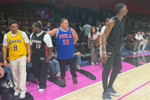 神兽集结！阿德巴约热身 遭“100分+83分+81分”三巨头现场围观 配图