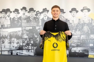 官方:多特与18岁后卫卢卡·雷吉亚尼签下职业合同 配图