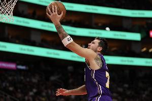 东契奇生涯第3次砍下60+ 追平埃尔金·贝勒并列NBA历史第6 配图