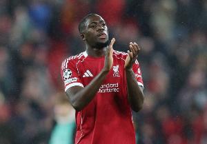 记者：若加拉塔萨雷高层认为科纳特被歧视是虚构，那他显然不上网 配图