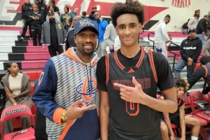 阿泰：小阿里纳斯比他爹强 他攻筐像科比&未来会成MVP 配图