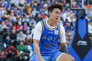 高光一役！赵睿本场轰34分为生涯第二高分 仅次18年战新疆的40分 配图