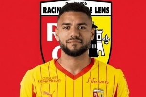 朗斯后卫30岁生日夜打入精彩凌空侧钩，主场球迷为他唱生日快乐歌 配图