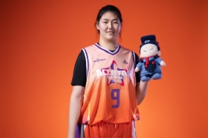 一大波定妆照来袭！第一弹——WCBA北区星锐队！ 配图