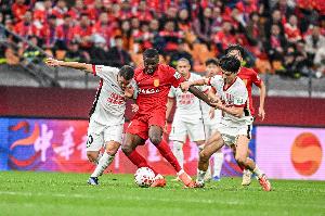 热议成渝德比3-3：本轮最佳比赛！本土教练起来中国足球才有希望 配图