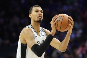 麦迪：如果文班亚马参加单挑赛的话 直接把奖杯给他吧 配图