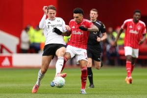 英超赛程调整:森林对维拉比赛改到4月12日,对伯恩利改到4月19日 配图