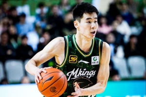 打到最后心态崩了!郭昊文30分钟13中3&三分5中1 末节5犯毕业 配图