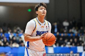 中国队长!赵睿13中11高效34分主导逆转 第三节14分&下半场22分 配图