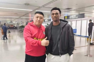 媒体人：山西新外援泰森·沃克已抵太原 是否能留队要看试训情况 配图