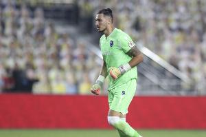 土媒:热刺、维拉及纽卡有意门将恰基尔,球员对阵利物浦11次扑救 配图