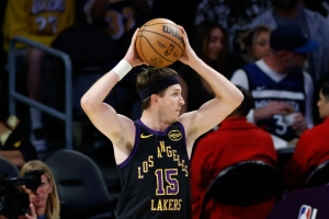 阿里纳斯：里夫斯是典型合同年打法 赛季初刷数据 赛季末避免受伤 配图