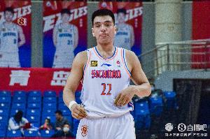 近乎完美!杨文学14中11超高效拿下24分4板2断难救主 配图