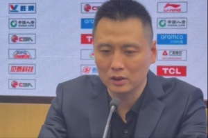 卢伟：今年有成绩压力 在赢球基础上尽可能给更多年轻球员机会 配图