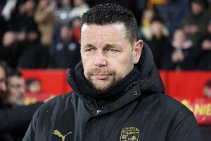 法甲争冠对手！朗斯主帅：我们原则上不同意巴黎为了欧冠推迟比赛 配图