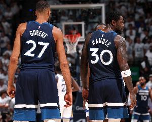 可惜最后连丢5分输球！爱德华兹缺战&森林狼全队发挥六人上双 配图