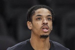 表现很不错!米诺特13中8得22分 三分火热9中6&末节命中3记三分 配图