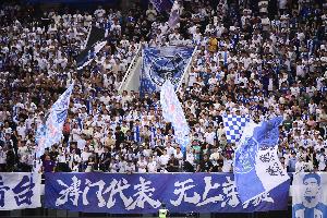 博主:一名津门虎远征球迷突然晕倒,救护车送往医院目前人已没事 配图