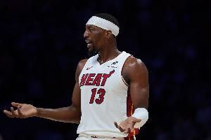 贝弗利：如果阿德巴约是刷的 那帮家伙早就人手一个83分了 配图