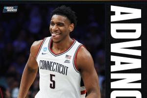 NCAA魔兽!康大里德15中12狂揽31分27板疯三58年首人! 配图