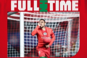 河南俱乐部彩陶坊1-1武汉三镇 古斯塔沃头球破门 配图