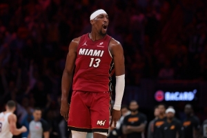 韦德：阿德巴约现在是队史得分第2 要超越我还需再打6-8年 配图