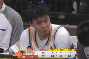 太猛了！赵睿第三节5中5轰下14分2助1断带队反超 配图