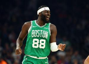 相当好用!奎塔4中4&罚球4中4得12分 抢11篮板&其中4前场板 配图