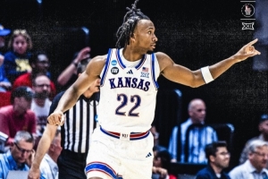 状元热门!彼得森24投11中&三分11中4轰下28分 带领堪萨斯晋级 配图