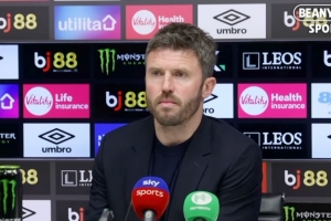 卡里克:梅努和马奎尔的合同正在谈判中,希望以正确的方式完成 配图