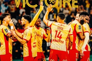 法甲第27轮朗斯5-1大胜昂热登顶积分榜,第29轮将对阵巴黎 配图