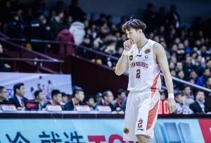 丁彦雨航退役!鲁媒:经十路的神 最强三号位 青春终有谢幕 配图