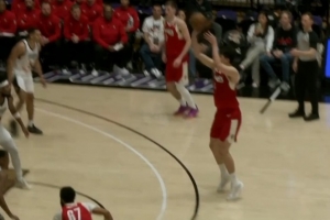 攻防发力！杨瀚森三分命中后补篮也有 防守端还送出大帽 配图