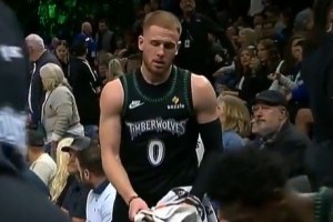 森林狼最多落后18分！道苏姆反击助迪文岑佐拉杆上篮追平比分！ 配图