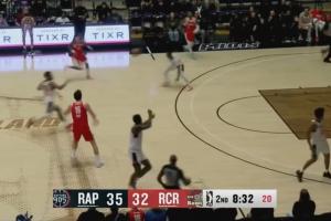 有小约基奇内味儿了！杨瀚森骚气球领人的妙传 “逼”乐福去扣篮 配图