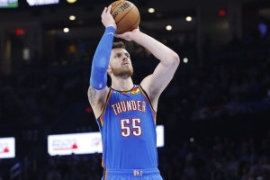 哈滕:大家毫无私心都时刻做好了上场准备 这让我们与众不同 配图