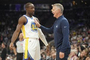 科尔:我和库明加彼此都无法满足对方的要求 双方都感觉很别扭 配图