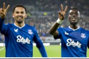 埃弗顿两位塞内加尔国脚比2庆祝,恩迪亚耶:我们是非洲杯冠军! 配图