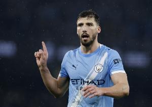 两主力缺阵！TA：迪亚斯腿筋受伤无缘联赛杯决赛，格伊无资格出战 配图