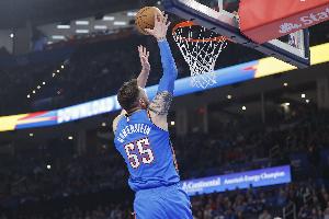 就差1分达成三双！哈滕砍下9分20板10助&7前场板 篮板平生涯最高 配图